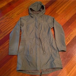 Northface Rain Coat Shell Size Small in Army Green